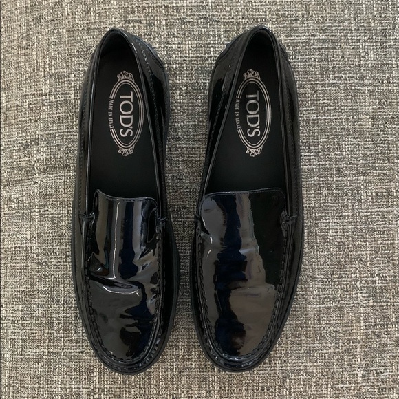 Tod's Shoes - TOD’S Women’s black patent leather driving loafers